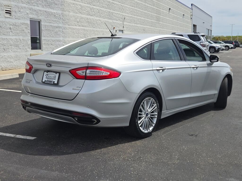 Used 2016 Ford Fusion SE w/ Equipment Group 202A AWD/4WD image 11