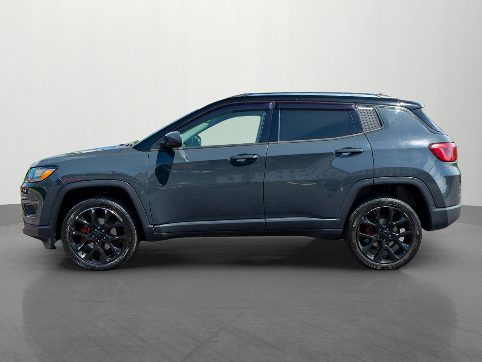 Used 2018 Jeep Compass Limited w/ Navigation Group AWD/4WD image 4
