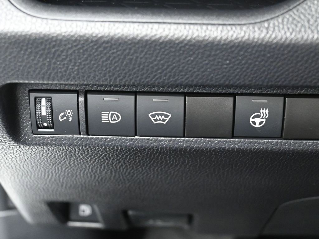 Used 2025 Toyota RAV4 XLE image 15