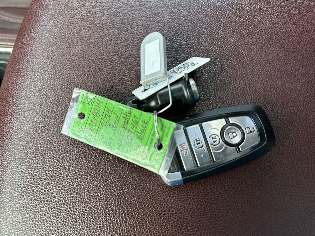 Used 2024 Ford Expedition Limited image 23