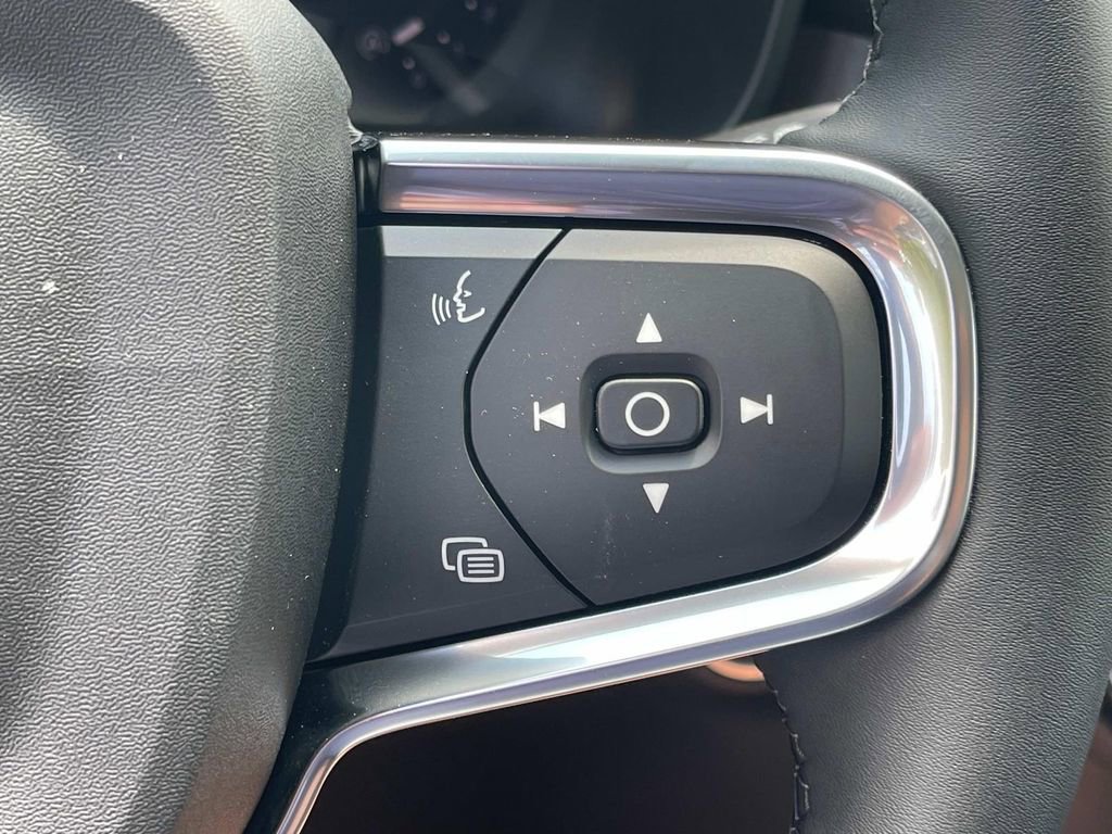 New 2026 Volvo XC40 B5 Plus w/ Protection Package Premier image 30