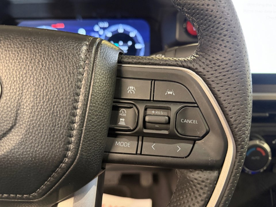 Used 2024 Toyota Tacoma TRD Off-Road image 23