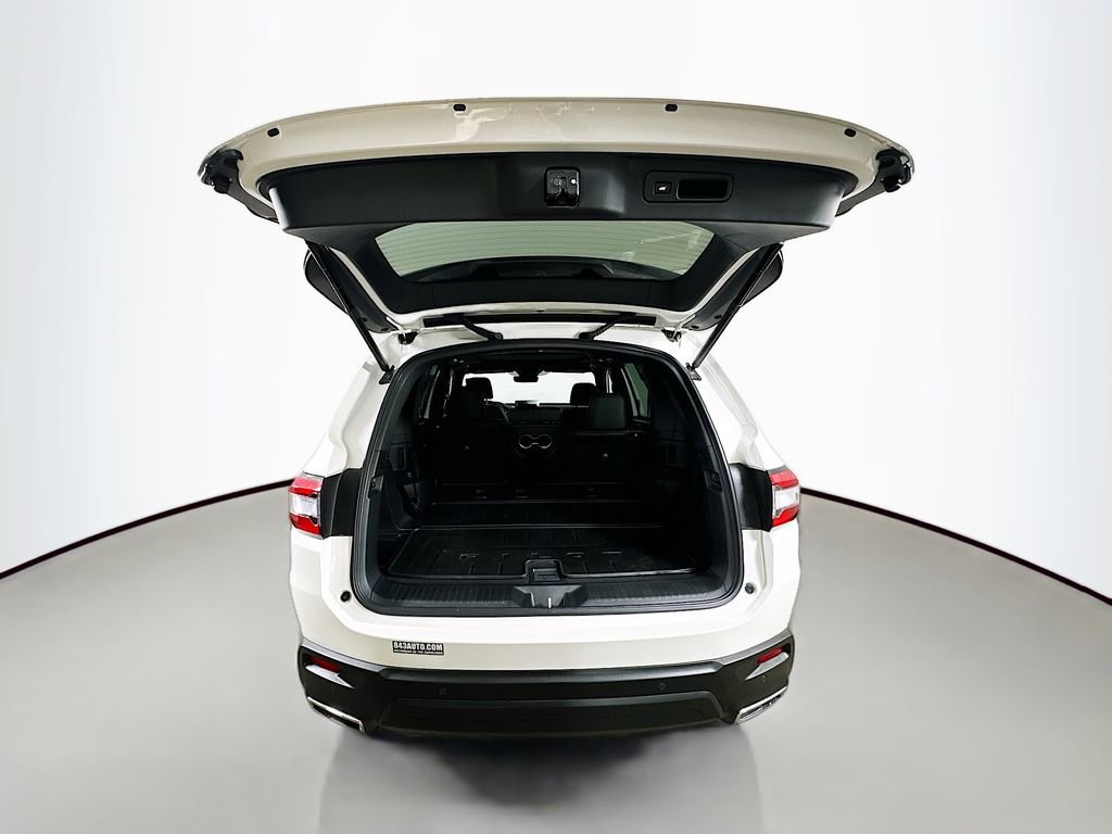 Used 2025 Honda Pilot Black Edition image 38