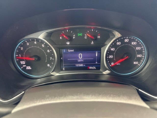 Used 2022 Chevrolet Equinox LT w/ Driver Convenience Package AWD/4WD image 11