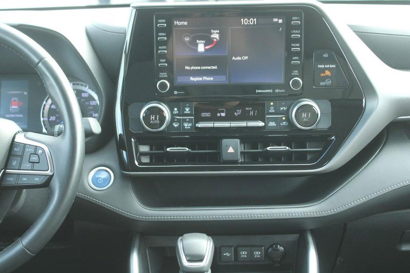 Used 2020 Toyota Highlander LE image 13