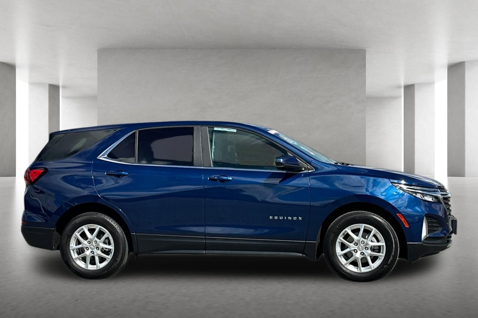 Used 2022 Chevrolet Equinox LT image 3