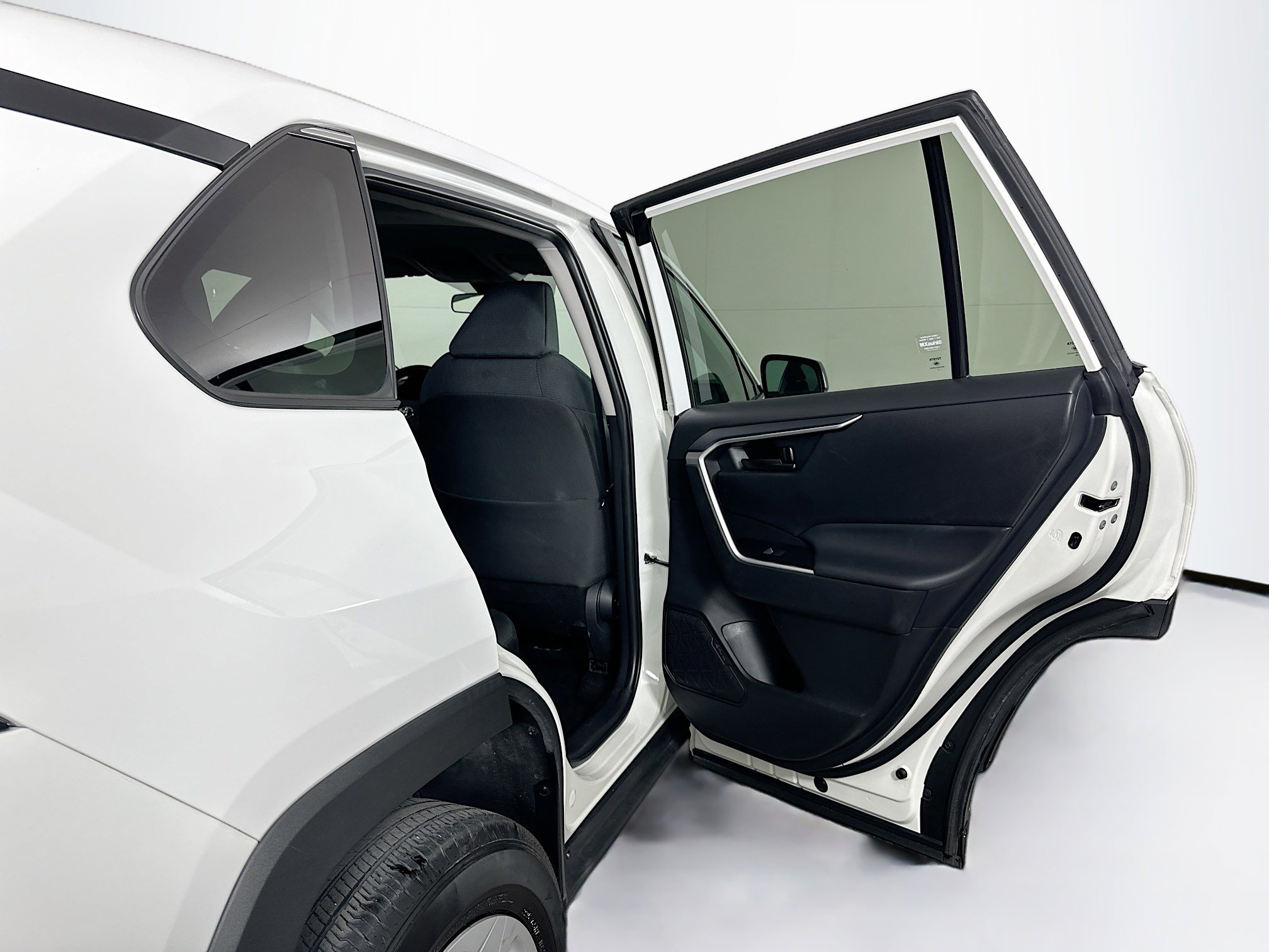 Used 2024 Toyota RAV4 LE image 27