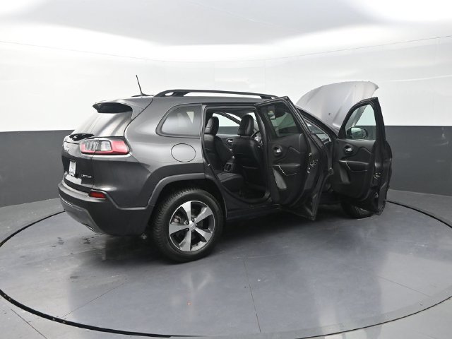 Used 2022 Jeep Cherokee Limited AWD/4WD image 39