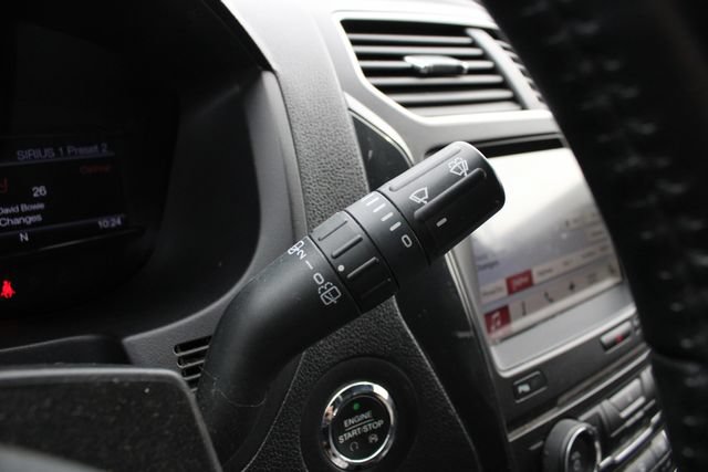 Used 2017 Ford Explorer XLT w/ Equipment Group 202A AWD/4WD image 14
