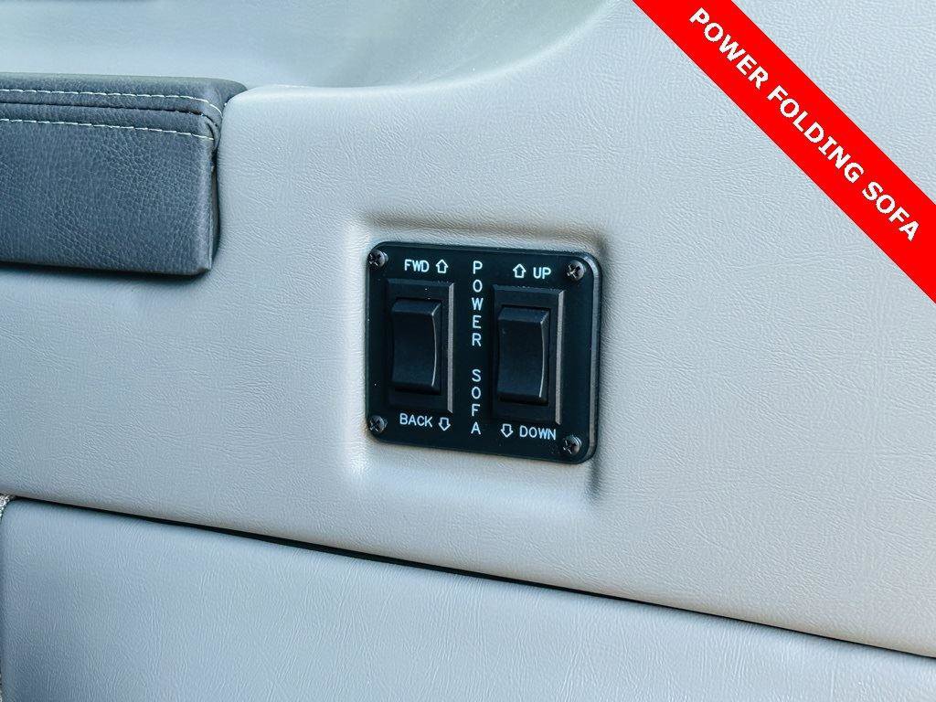 New 2025 Ford Transit 250 148 Medium Roof Extended AWD image 10