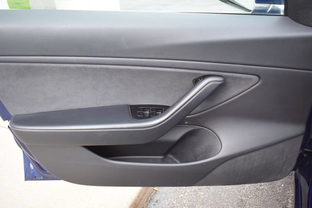 Used 2018 Tesla Model 3 Long Range RWD image 18