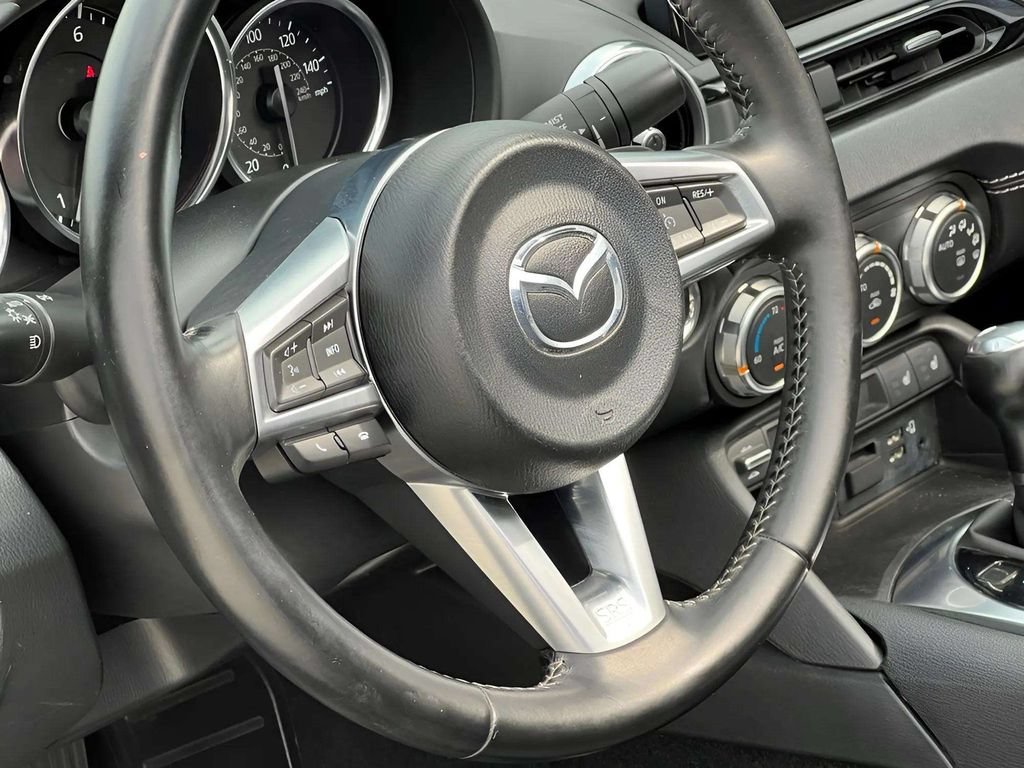 Used 2021 MAZDA MX-5 Miata RF Grand Touring RWD image 10
