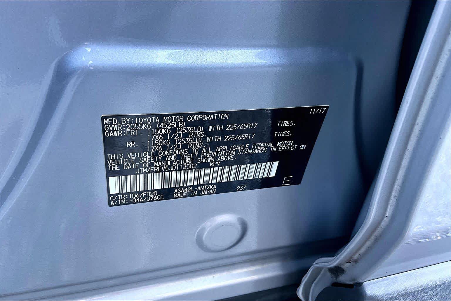 Used 2018 Toyota RAV4 LE FWD image 34