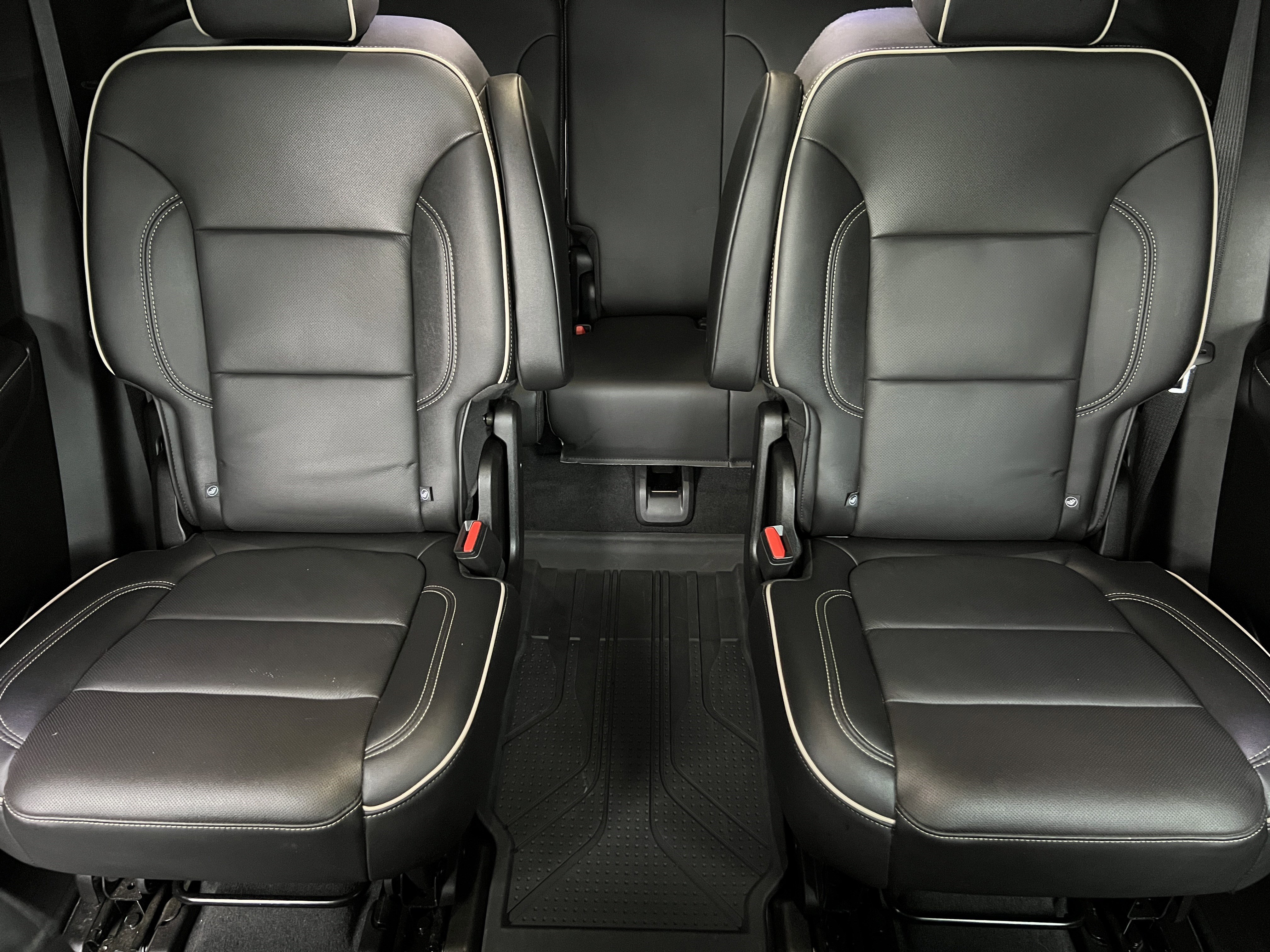 Used 2024 Chevrolet Traverse Premier w/ Redline Edition AWD/4WD image 16