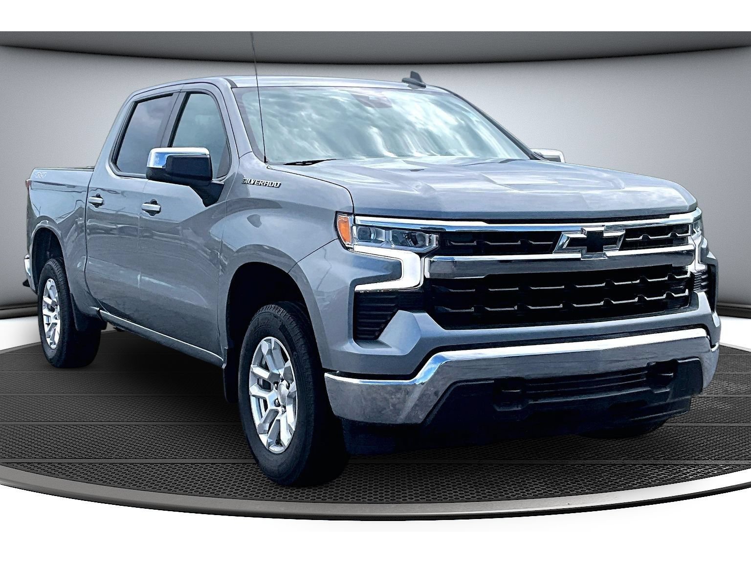 Used 2024 Chevrolet Silverado 1500 LT AWD/4WD image 14