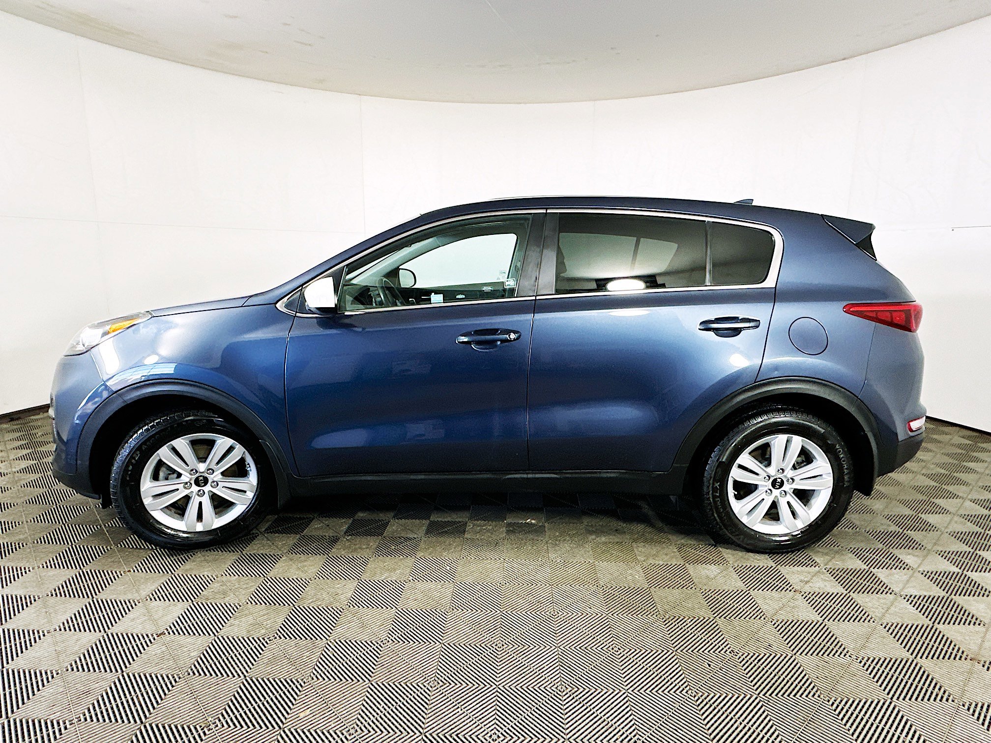Used 2018 Kia Sportage LX image 4