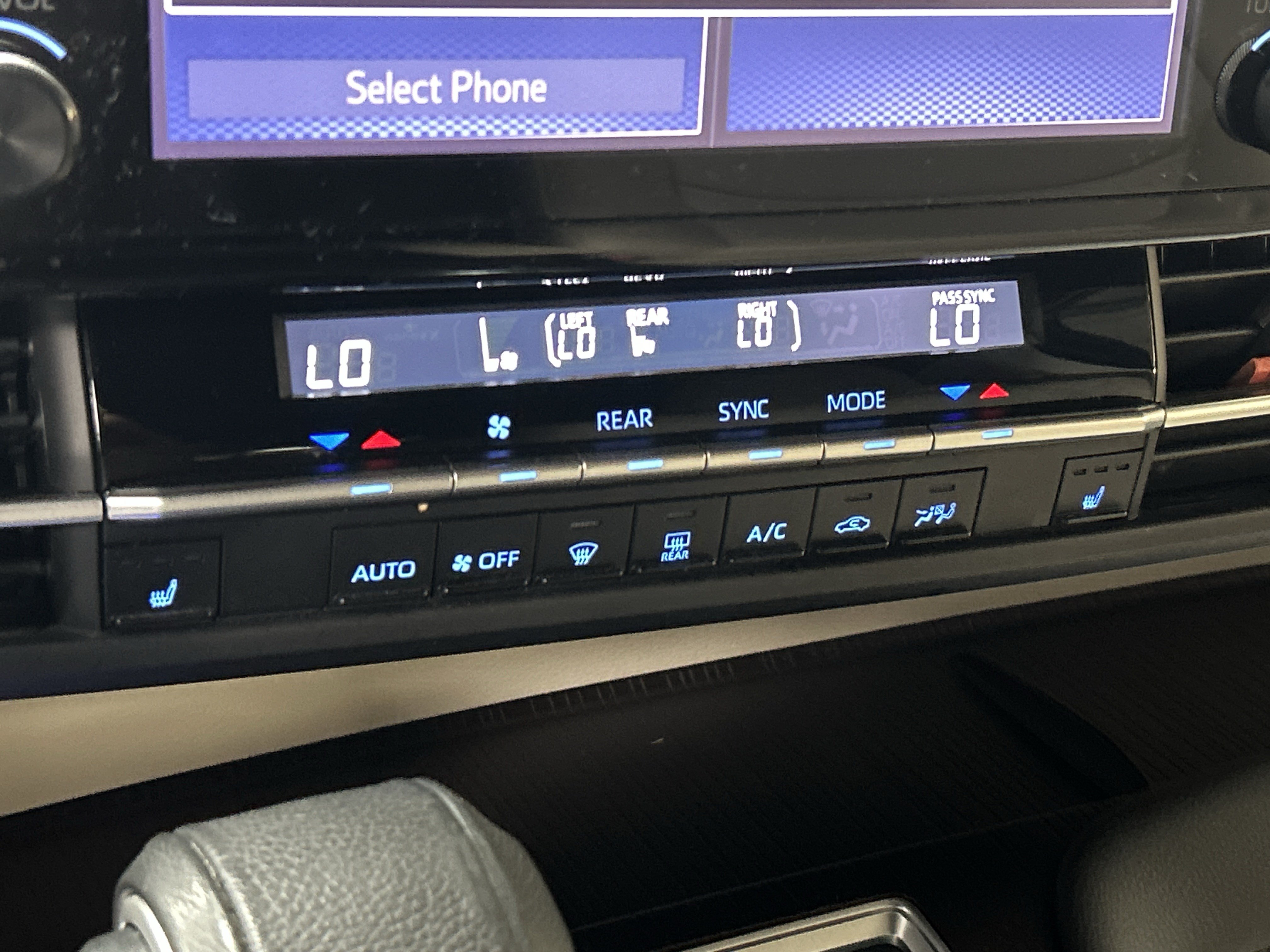 Used 2021 Toyota Sienna XLE FWD image 24
