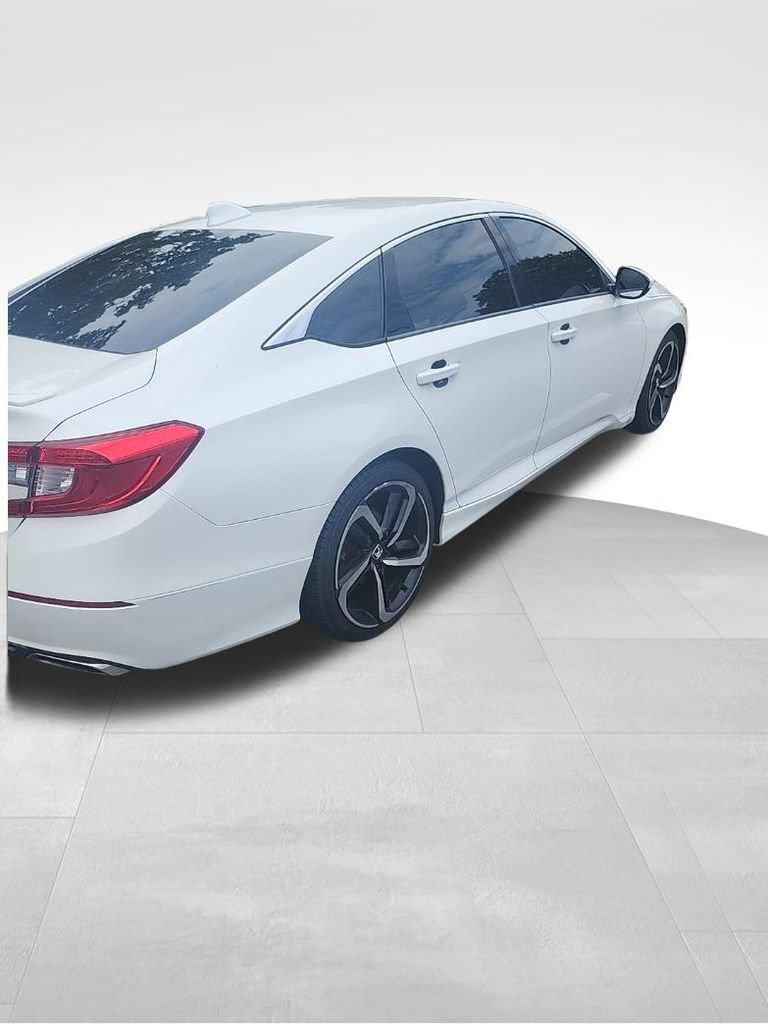 Used 2018 Honda Accord Sport image 4