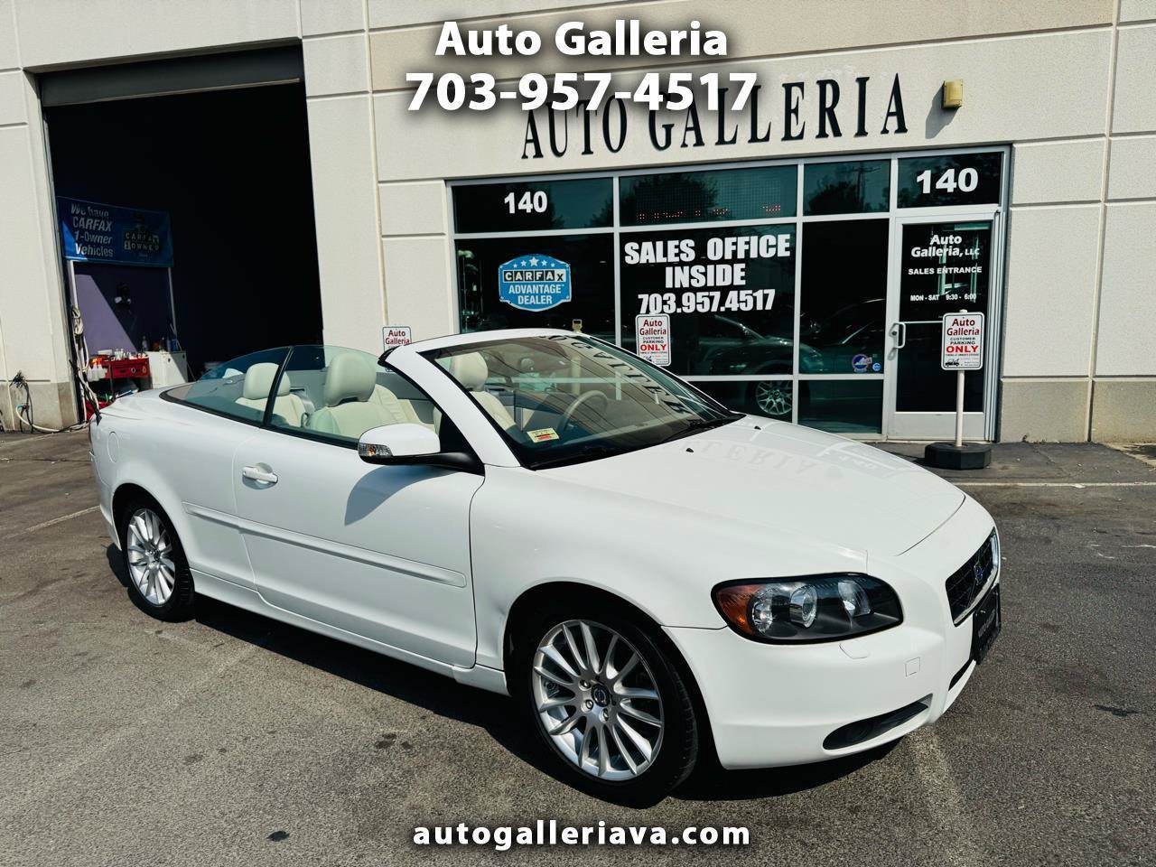 Used 2009 Volvo C70 T5 FWD image 1