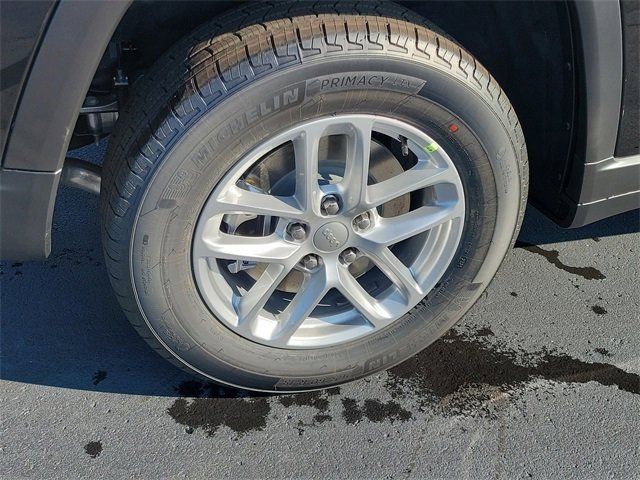 New 2025 Jeep Grand Cherokee L Laredo w/ Luxury Tech Group I image 5