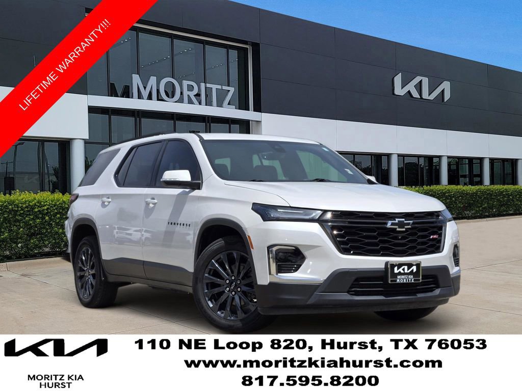 Used 2022 Chevrolet Traverse RS FWD image 1