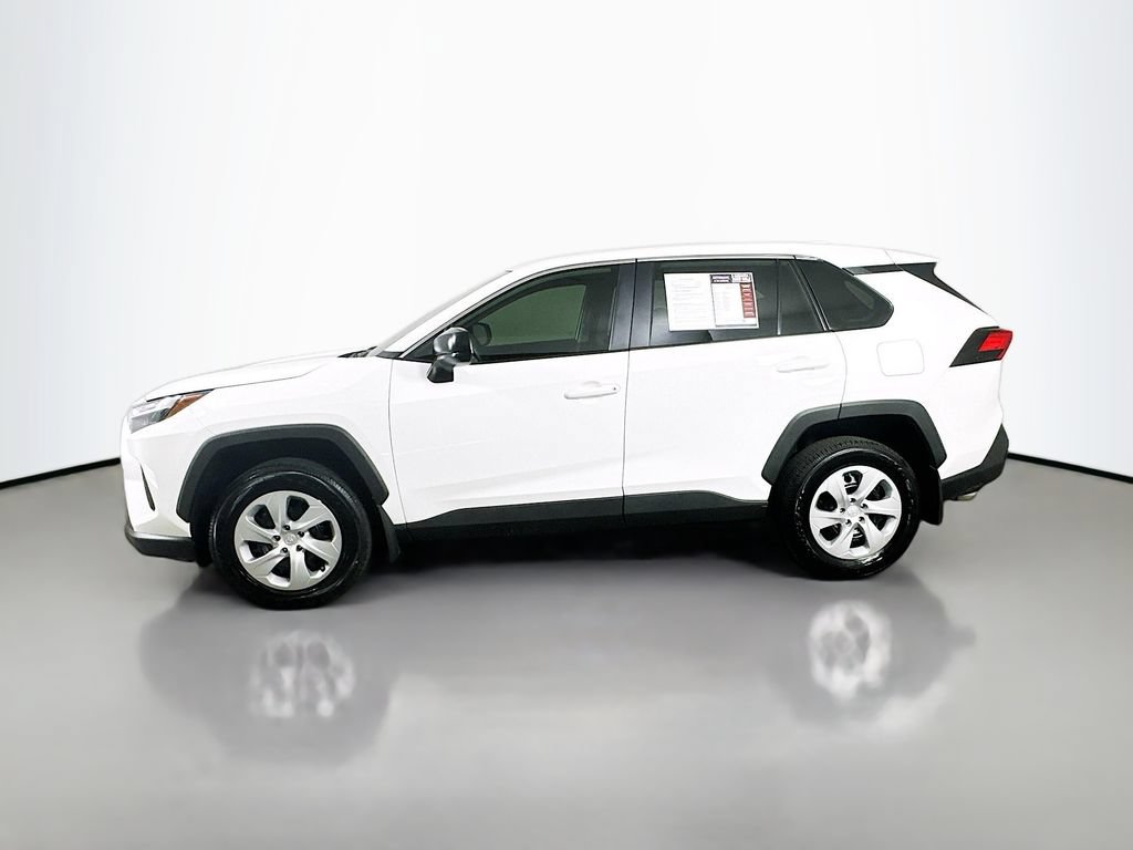 Used 2025 Toyota RAV4 LE AWD/4WD image 5