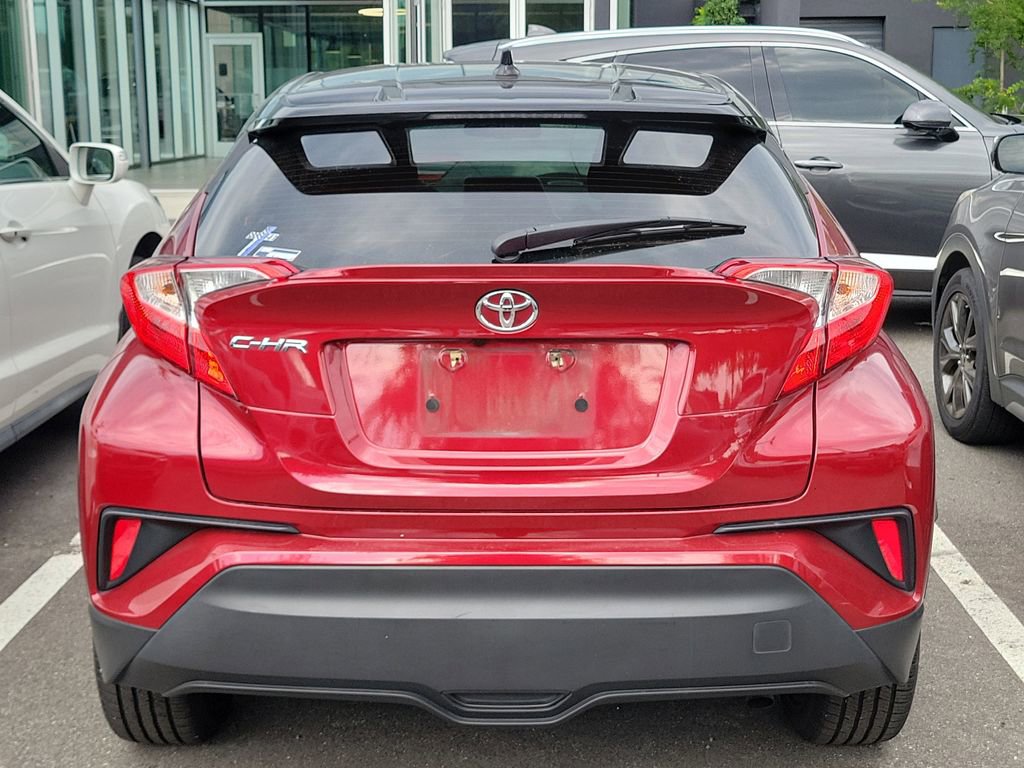Used 2019 Toyota C-HR XLE FWD image 10