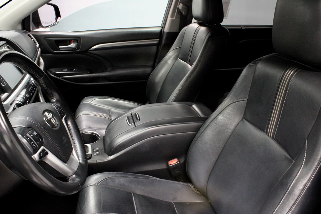 Used 2018 Toyota Highlander SE AWD/4WD image 26