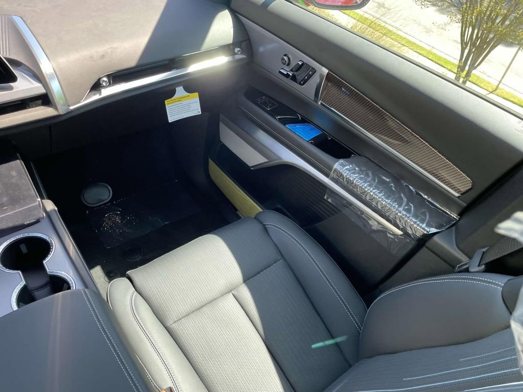 New 2026 Cadillac Vistiq Luxury image 17