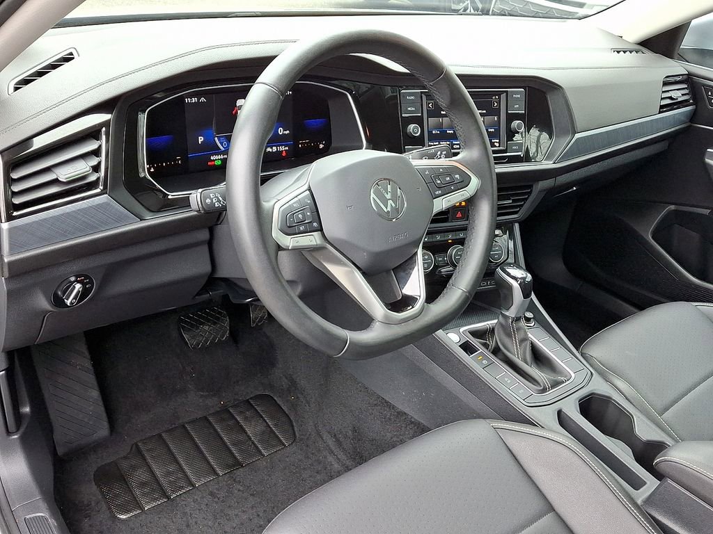 Certified 2022 Volkswagen Jetta SE w/ Panoramic Sunroof Package FWD image 27