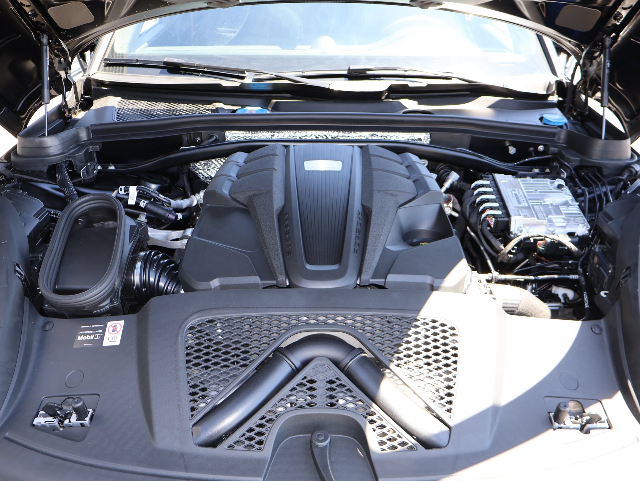 New 2026 Porsche Macan S AWD/4WD image 28