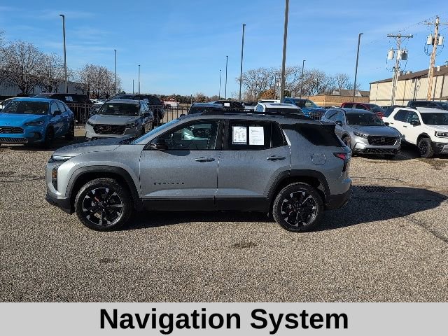 Used 2025 Chevrolet Equinox RS image 3