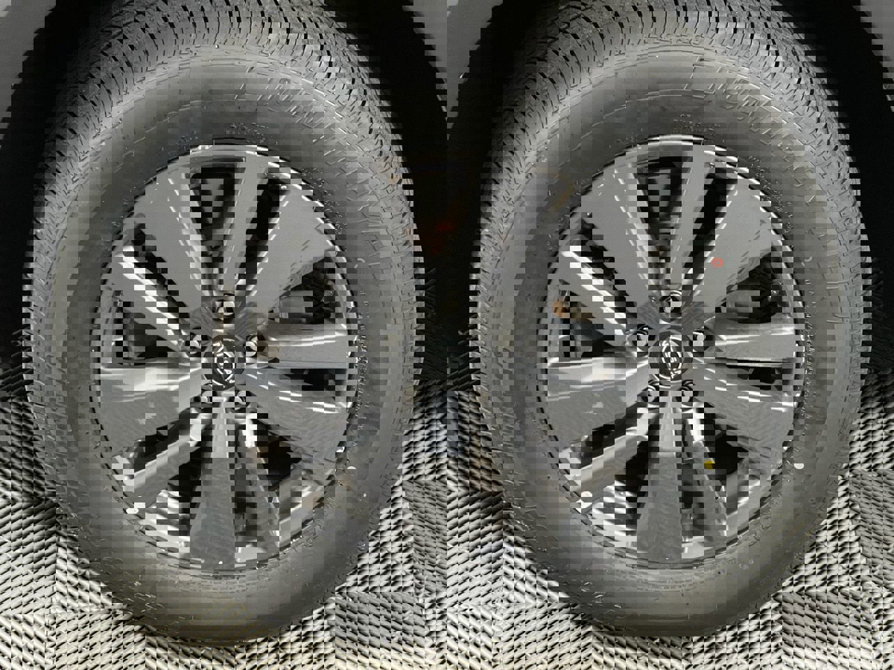 Used 2024 Nissan Pathfinder SV image 11