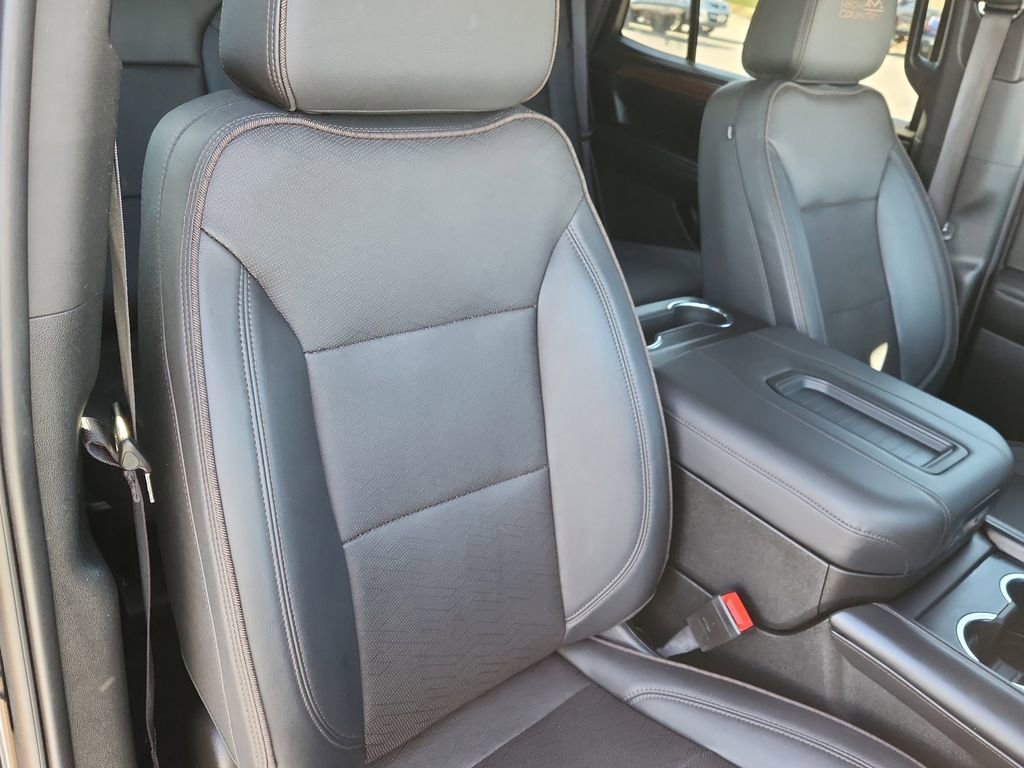 Used 2023 Chevrolet Tahoe High Country w/ LPO, Illumination Package AWD/4WD image 18