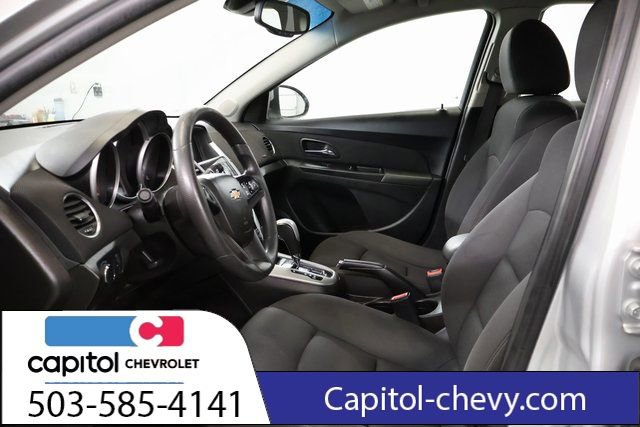Used 2016 Chevrolet Cruze LT w/ Technology Package image 12
