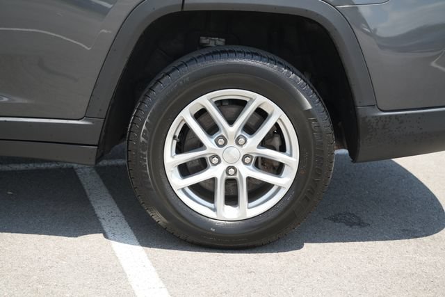 Used 2022 Jeep Grand Cherokee L Laredo w/ Luxury Tech Group I AWD/4WD image 49