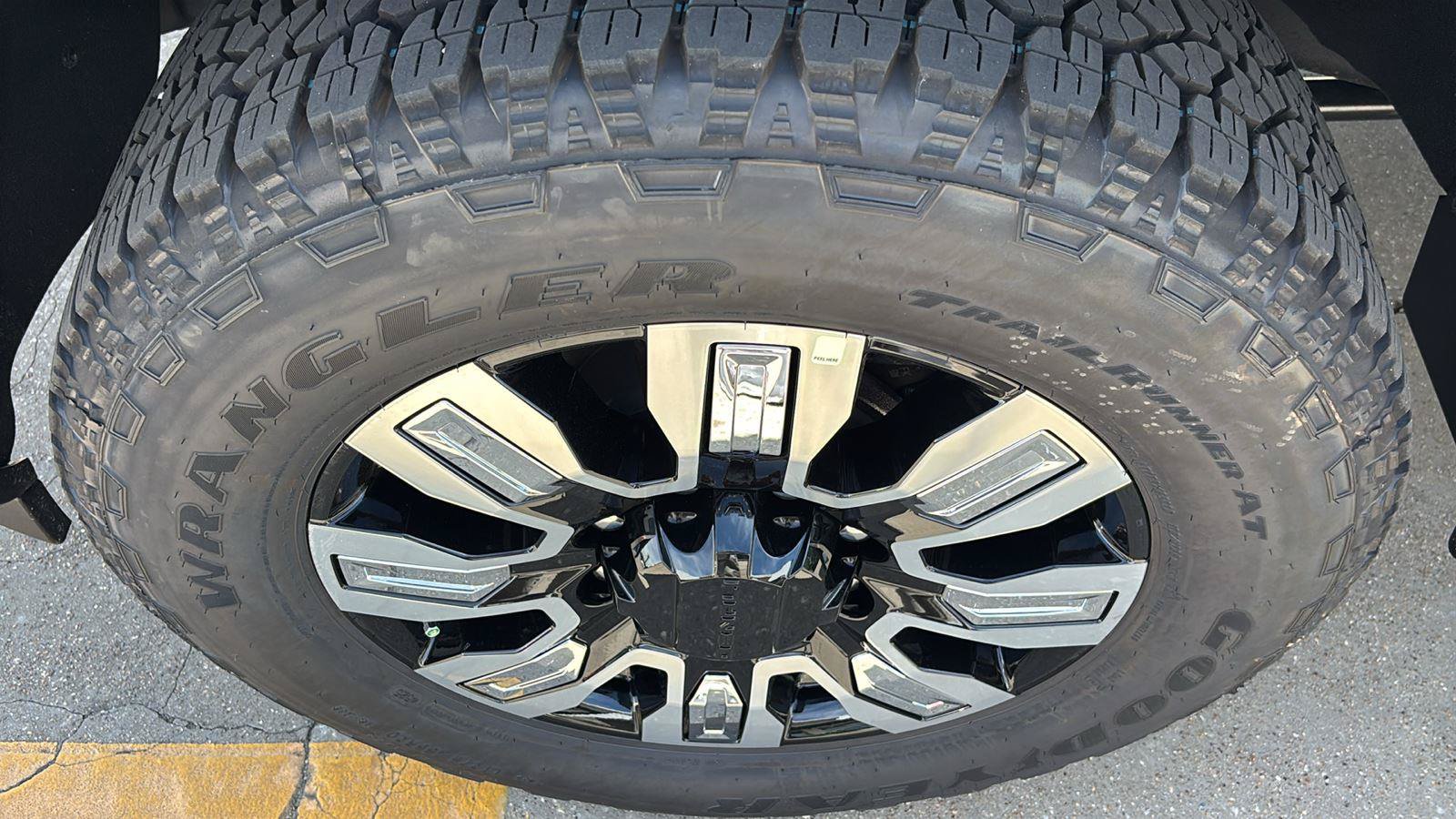 New 2026 GMC Sierra 2500 Denali w/ Denali Reserve Package AWD/4WD image 14