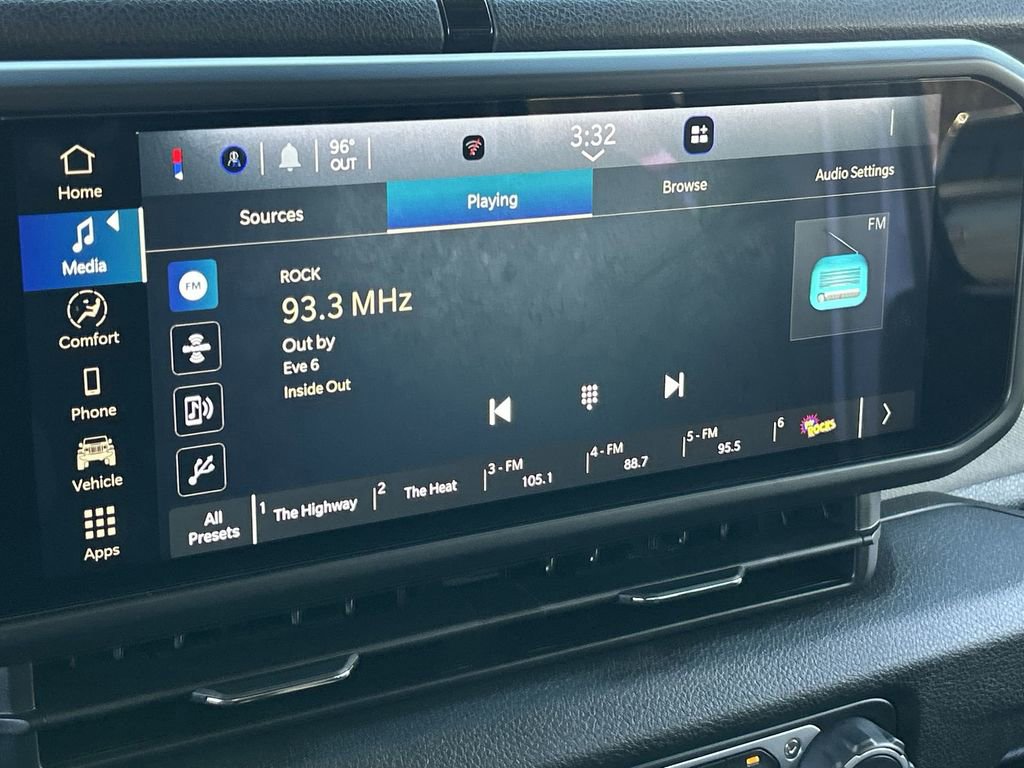 Used 2025 Jeep Wrangler Willys image 12