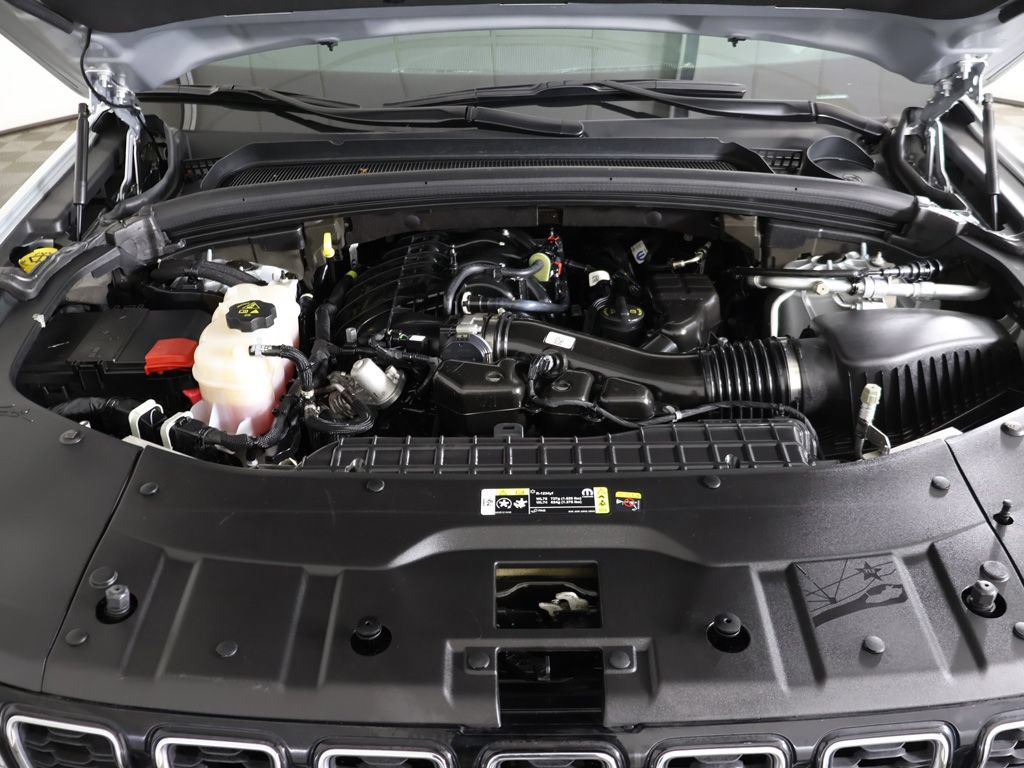 Used 2023 Jeep Grand Cherokee L Limited AWD/4WD image 24