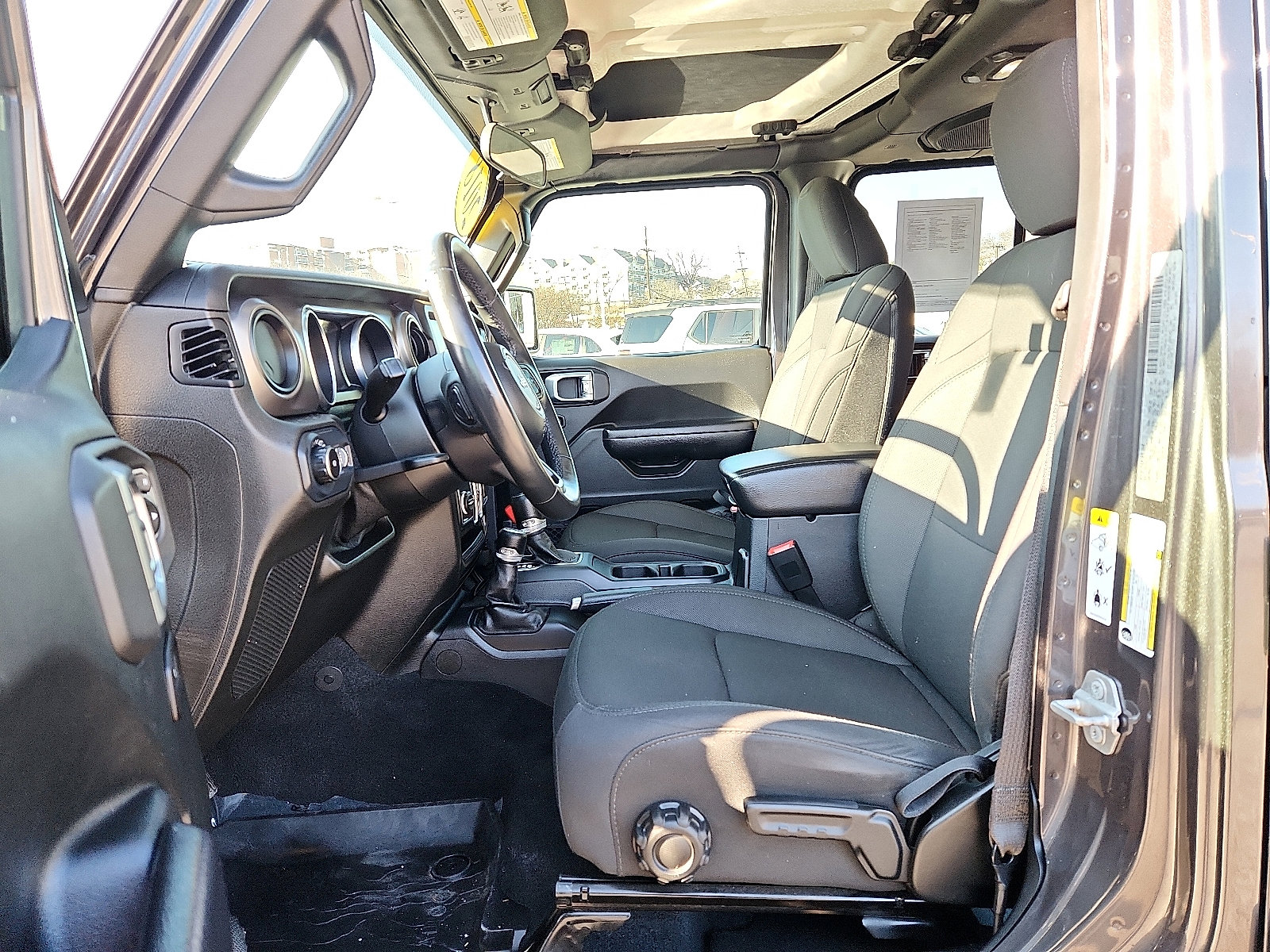 Used 2018 Jeep Wrangler Unlimited Sport S image 13