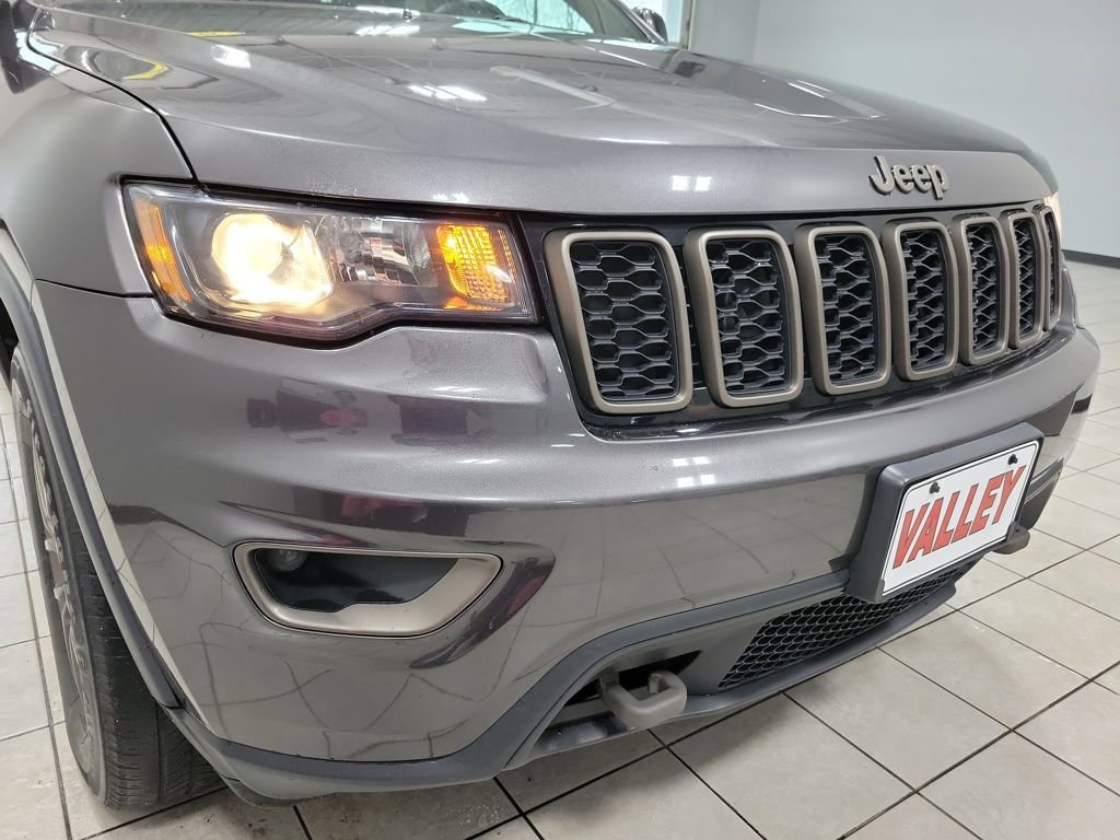 Used 2016 Jeep Grand Cherokee Laredo 75th Anniversary AWD/4WD image 27