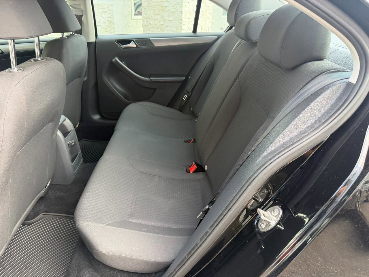 Used 2015 Volkswagen Jetta TDI S image 28