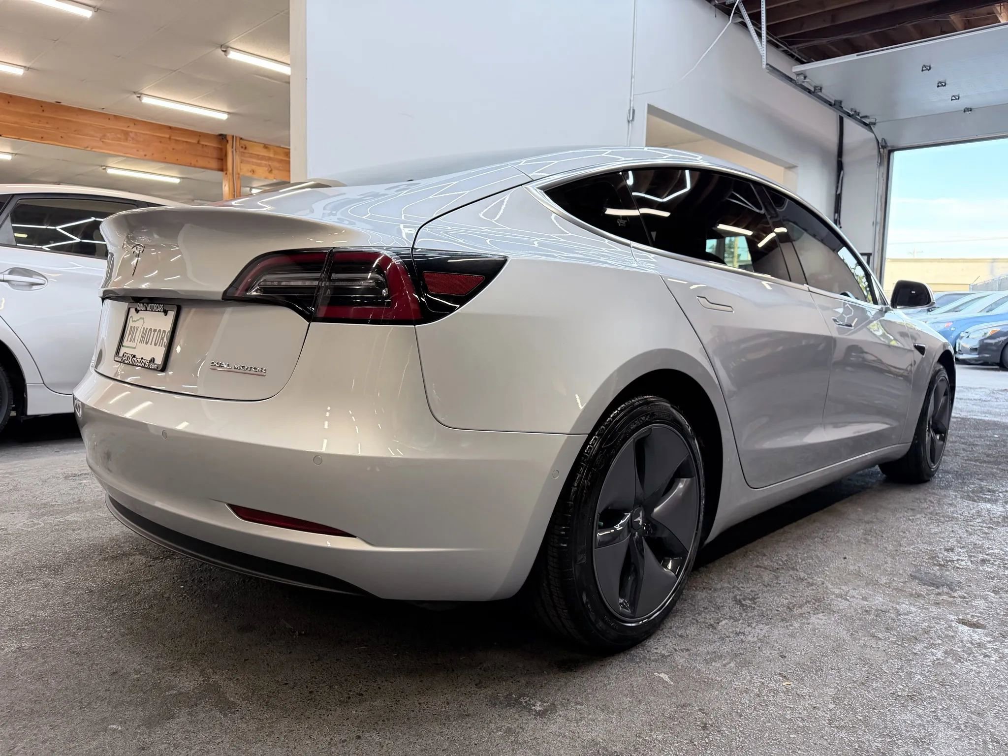 Used 2018 Tesla Model 3 Long Range image 8