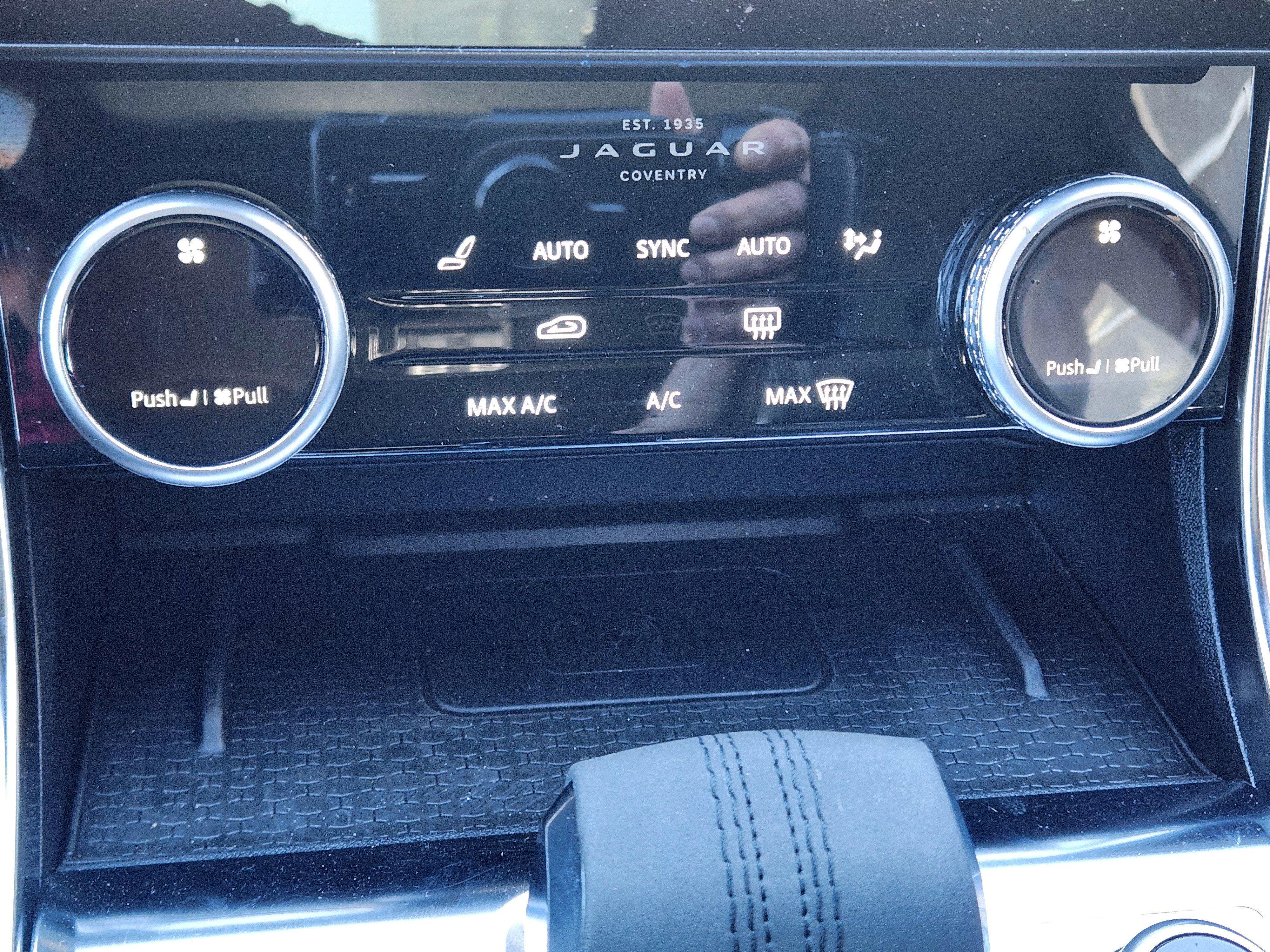 Certified 2024 Jaguar XF R-Dynamic SE image 26