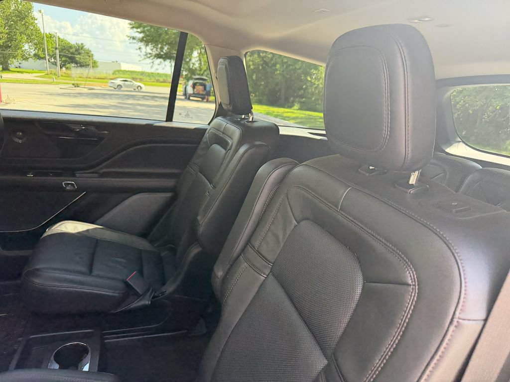 Used 2023 Lincoln Aviator Reserve w/ Elements Package Plus AWD/4WD image 18