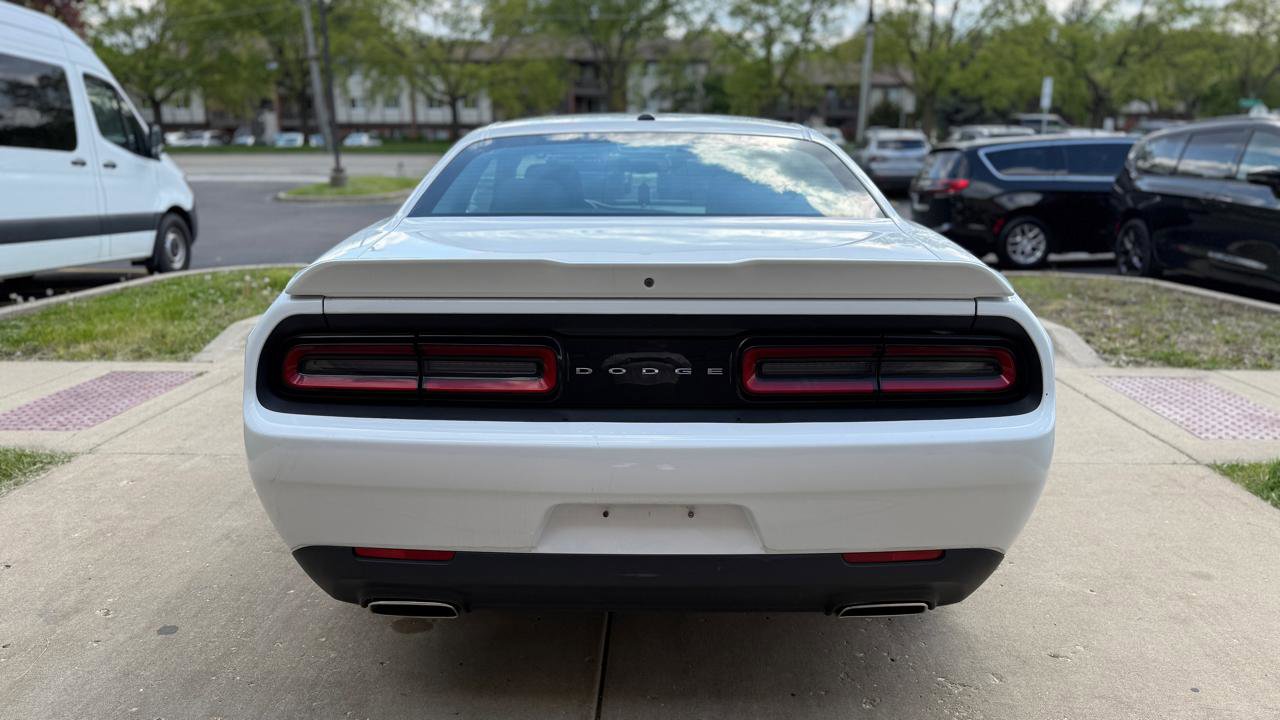 Used 2020 Dodge Challenger SXT RWD image 5