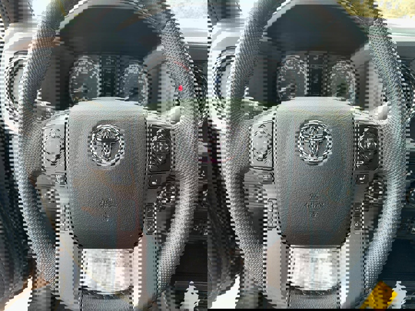 Used 2022 Toyota Tacoma image 12