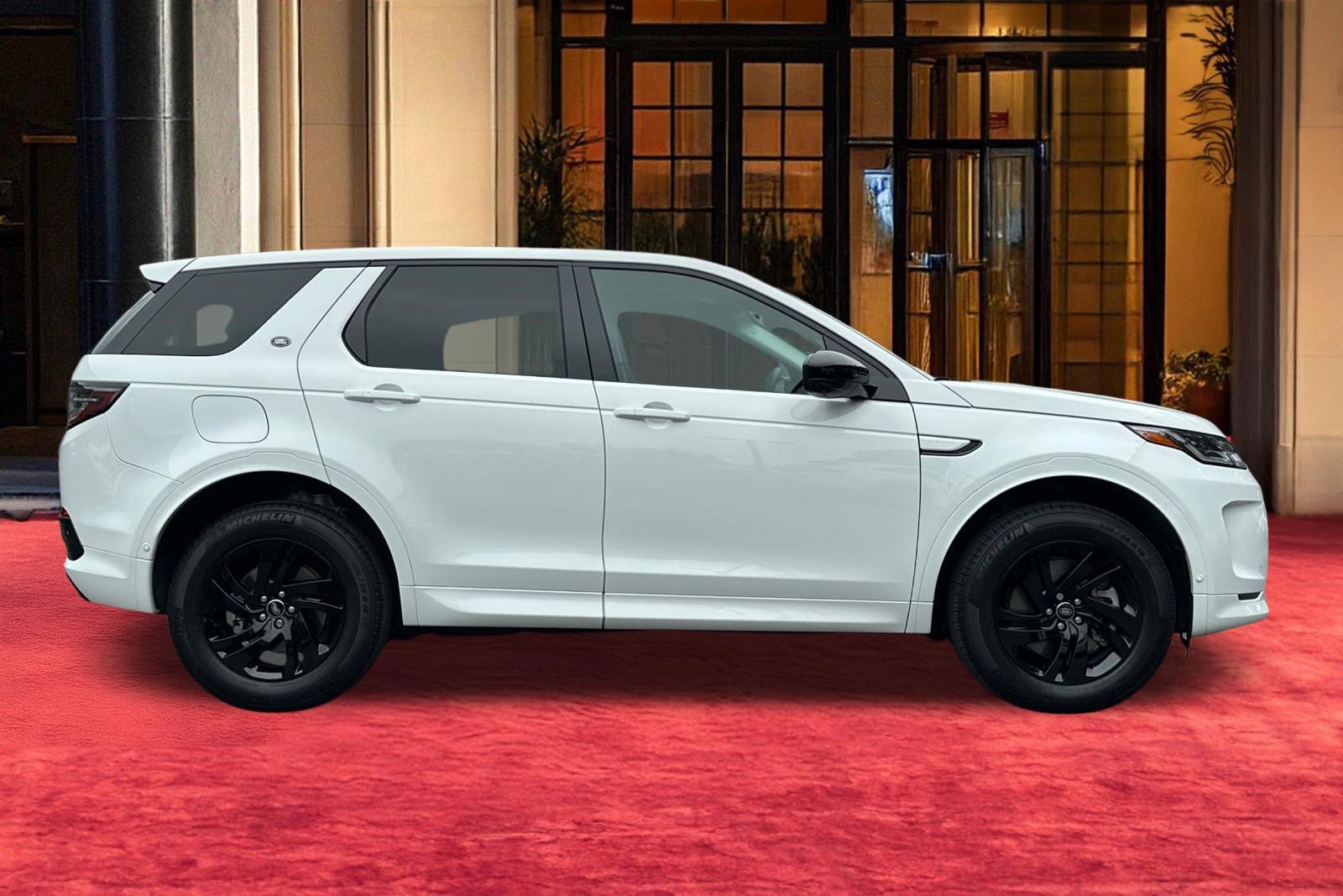 Used 2025 Land Rover Discovery Sport S image 9