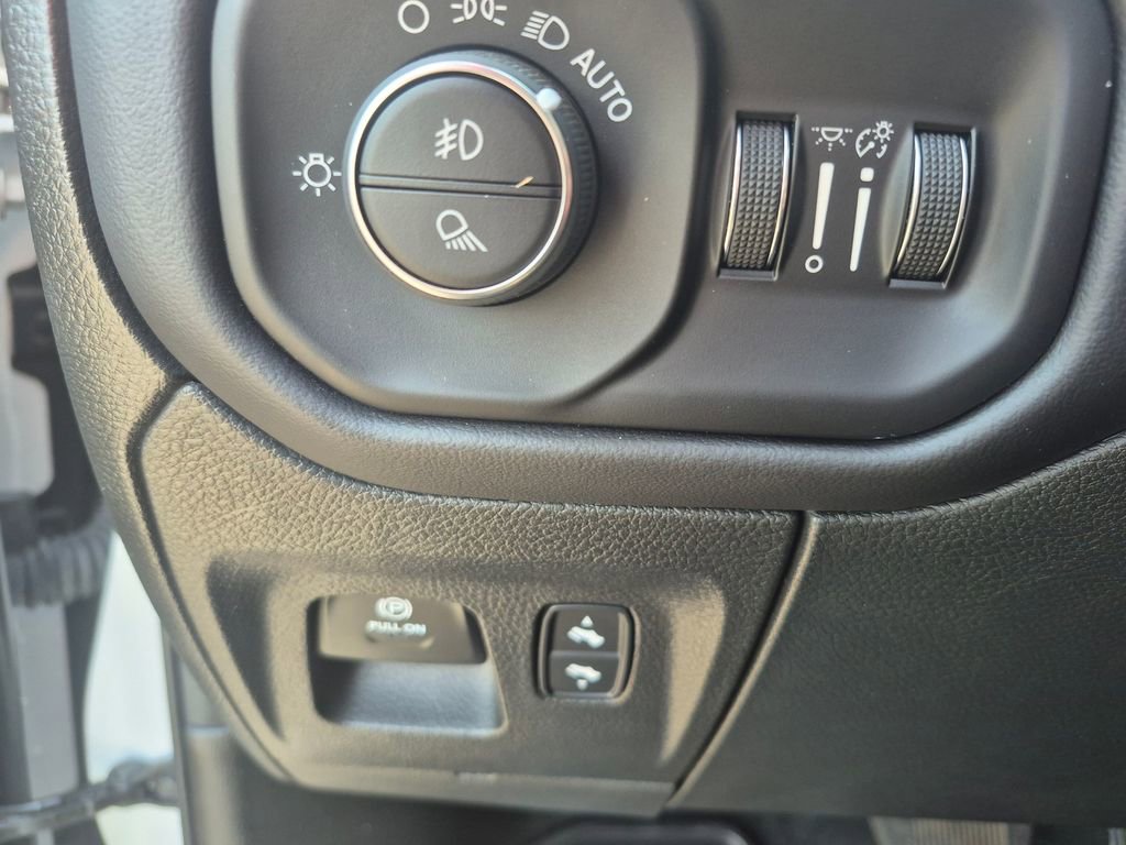 Used 2023 RAM 1500 Limited AWD/4WD image 23