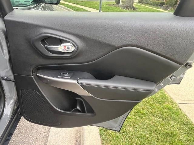 Used 2021 Jeep Cherokee Latitude Lux image 22